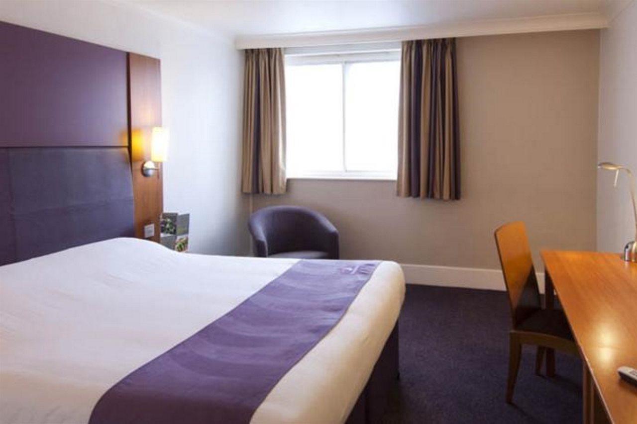 Premier Inn Premier Inn เวย์มัธ ภายนอก รูปภาพ
